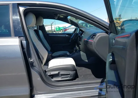 2016 Volkswagen Jetta 1.8T Sport из США, поврежденный, VIN 3VWD17AJ5GM256539